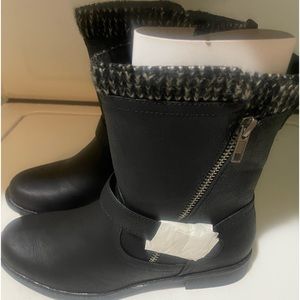 Women’s / Girls  Brand new Black boots size 5.5
